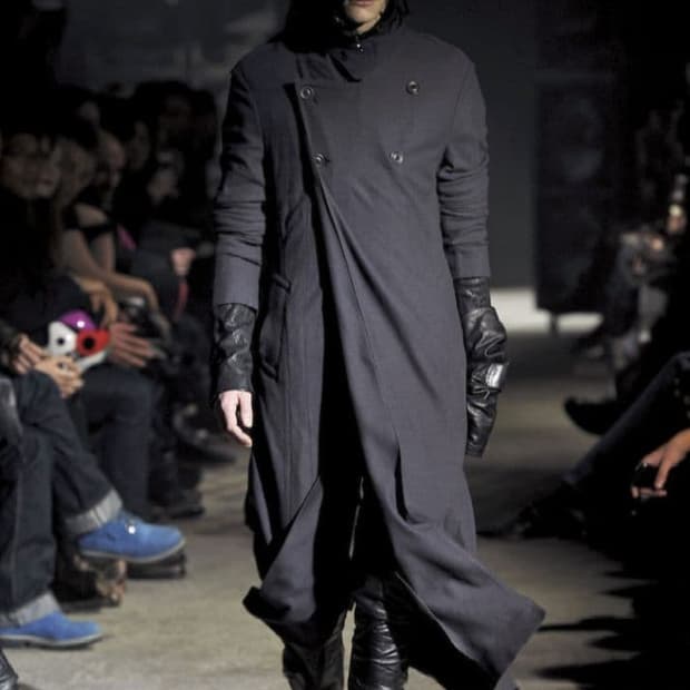 율리우스 클래식 하이넥 롱 코트