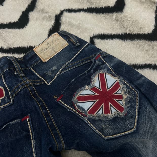 [24]Loita Jeans 패치 워싱 부츠컷 데님팬츠