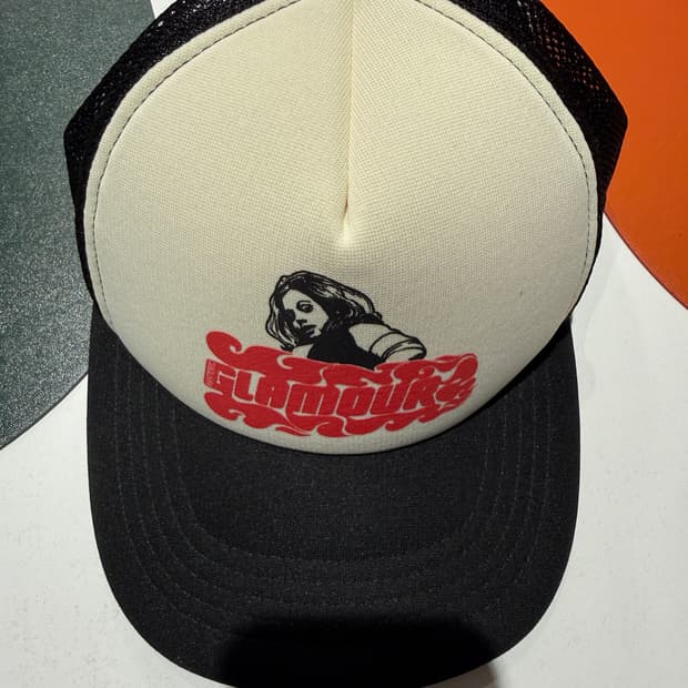 히스테릭 글래머 트러커 캡
