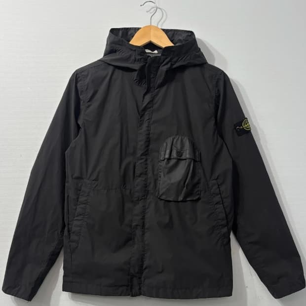 정품 스톤아일랜드 크링클랩스 멤브라나 바람막이 95