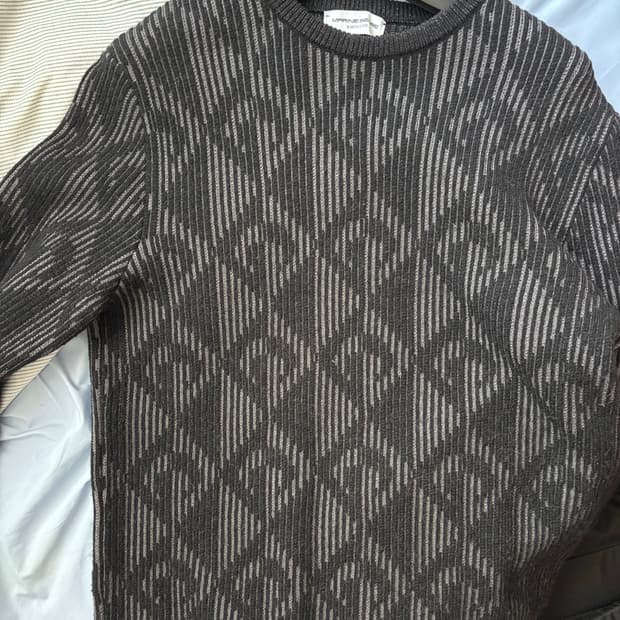 마린세르 문 자카드 니트 