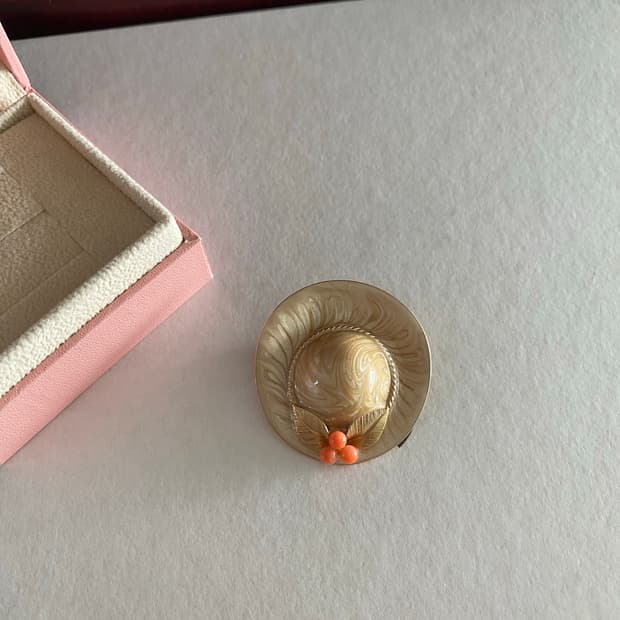산호장식 마블 패턴 모자 브로치 겸 팬던트