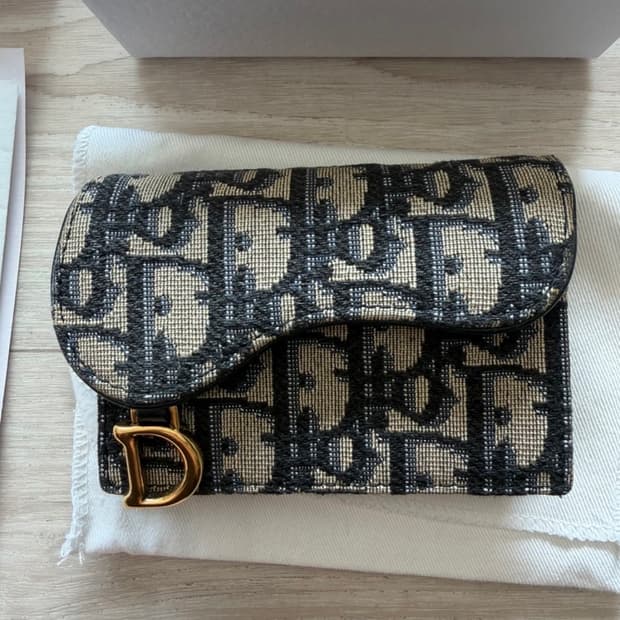 디올 오블리크 새들 블룸 카드지갑 (풀박스)(거의 새상품)(정품)