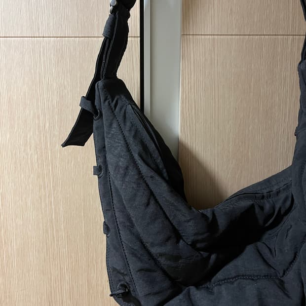 르메르 게임백 스몰 다크초코 팝니다