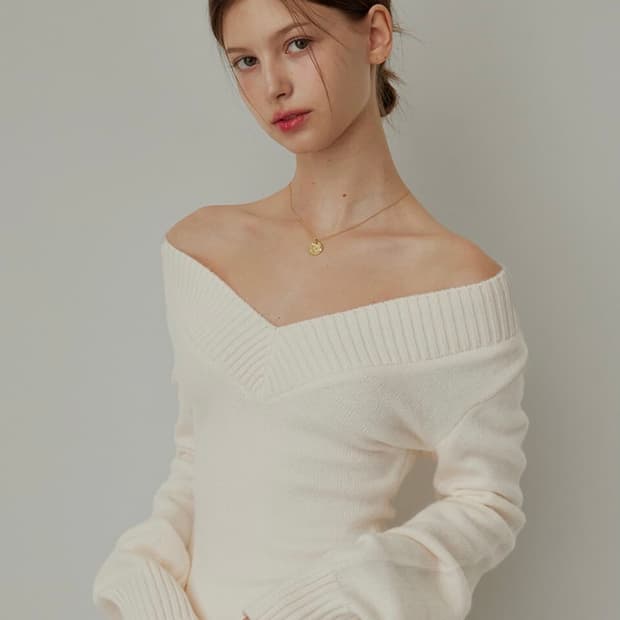 하이버넷 브이넥 니트 (백예린 착용)