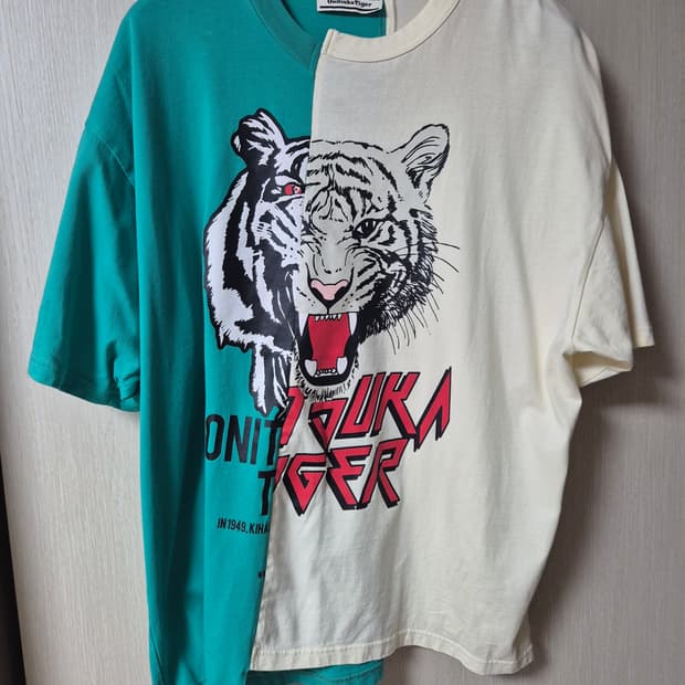 오니츠카타이거 타이거 반팔티 티셔츠 라지