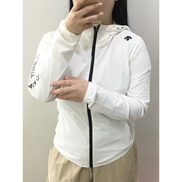 데상트 트레이닝 집업 M