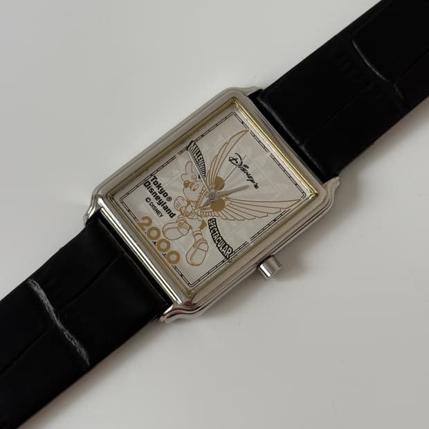 2000 Tokyo Disneyland Silver Tank Quartz