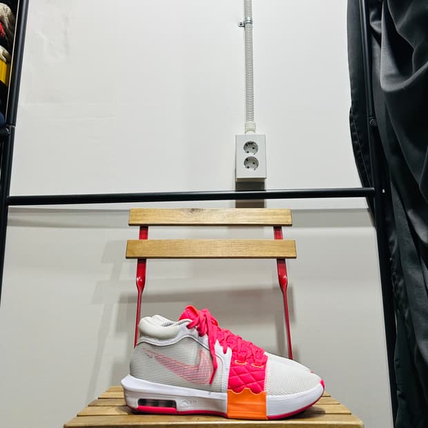 270) 나이키 농구화 남성 남자 르브론 위트니스 8 '던킨 도넛