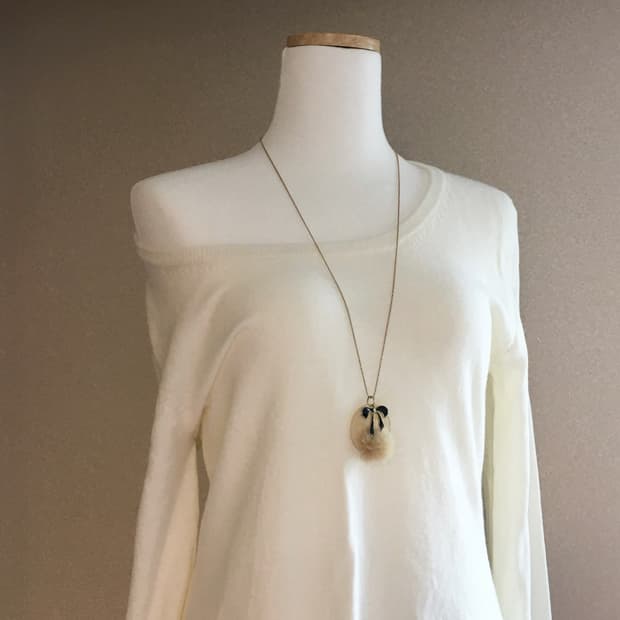 리본 퍼 목걸이