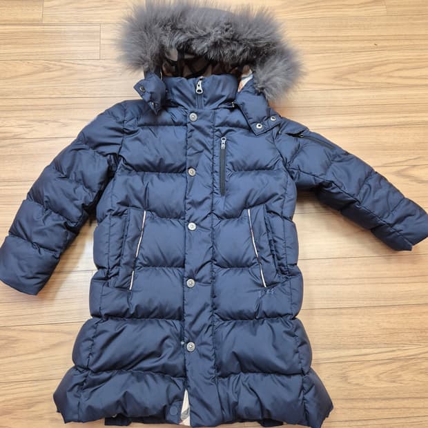 닥스 키즈 아동 패딩 110사이즈입니다. 솜털, 깃털 충전재로 가볍고 따