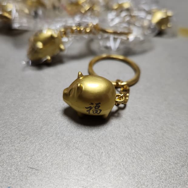 새것)금색 복돼지 열쇠고리 14개 일괄