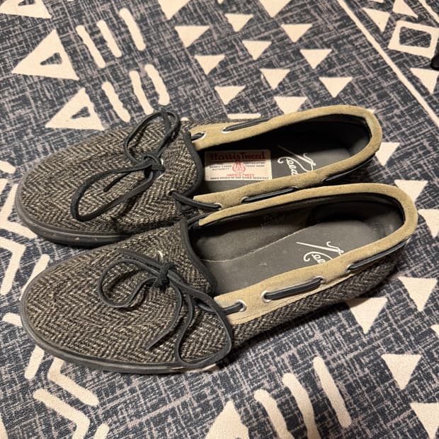 니들스 X 해리스트위드 신발