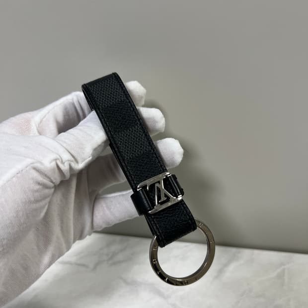 루이비통 LV 드라곤느 키 홀더 M62706