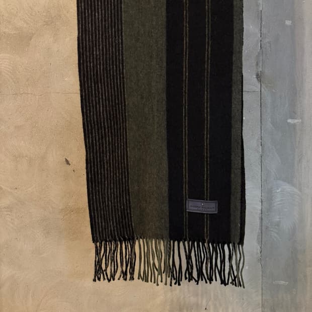 피에르 발망 머플러