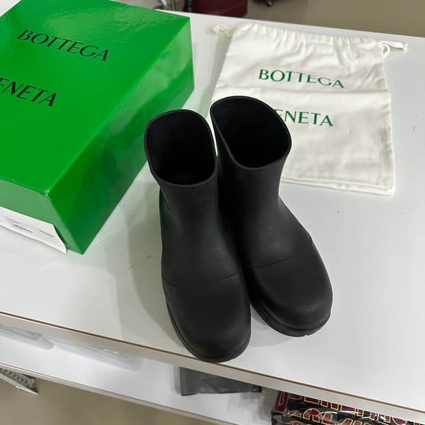 보테가 베네타 퍼들부츠