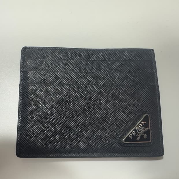 프라다 카드지갑