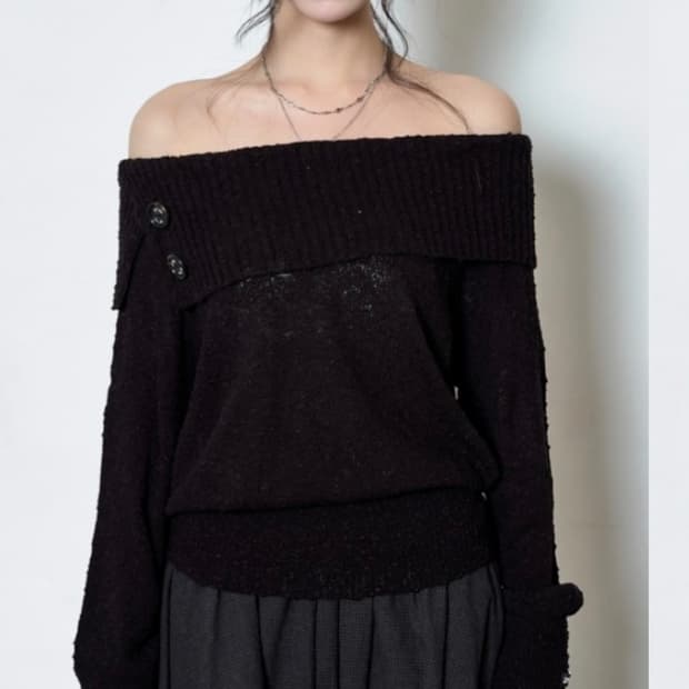 애즈온 키라 오프숄더 니트 블랙