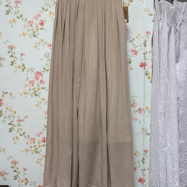 베이지 플리츠 롱 스커트