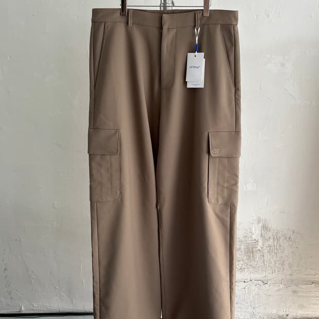 (새상품) Off-White 오프화이트 23FW 베이지 드릴 와이드 카고