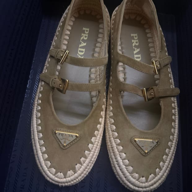 프라다 발레리나 스웨이드 플랫