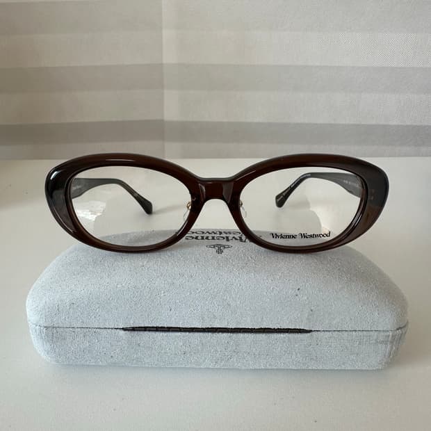 비비안웨스트우드 브라운 안경
