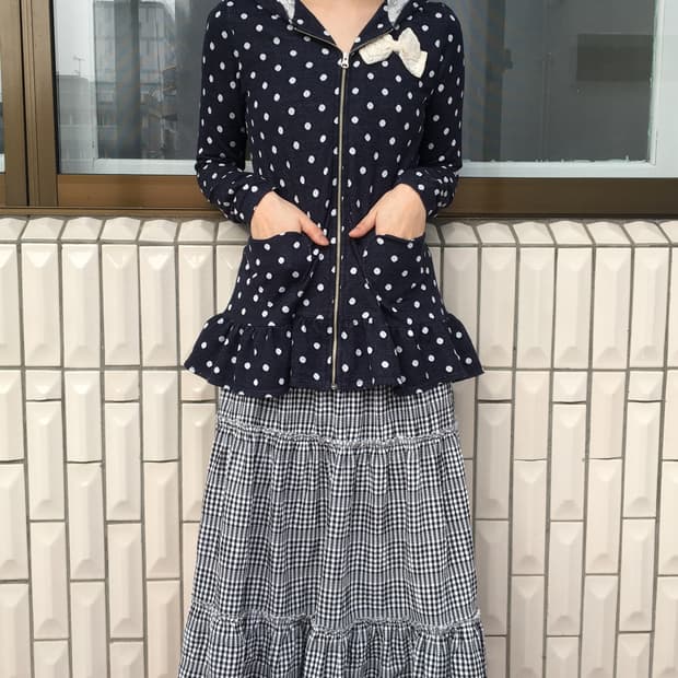 Ribbon point dot pattern hood zip up