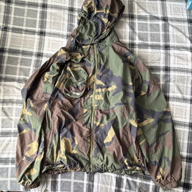 팔라스 후디드 쉘 자켓 카모