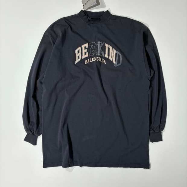 발렌시아가 비카인드 베를린 디스트레스드 롱슬리브 페이디드 블랙 1사이즈