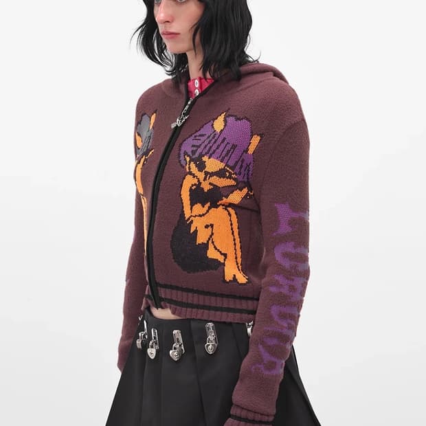 초포바로위나 후드집업