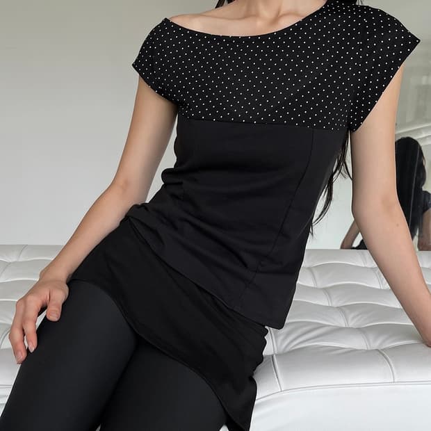 미즈유 mizyu 도트 오프숄더 티 DOT OFF SHOULDER