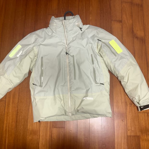 아크테릭스 패딩 XS