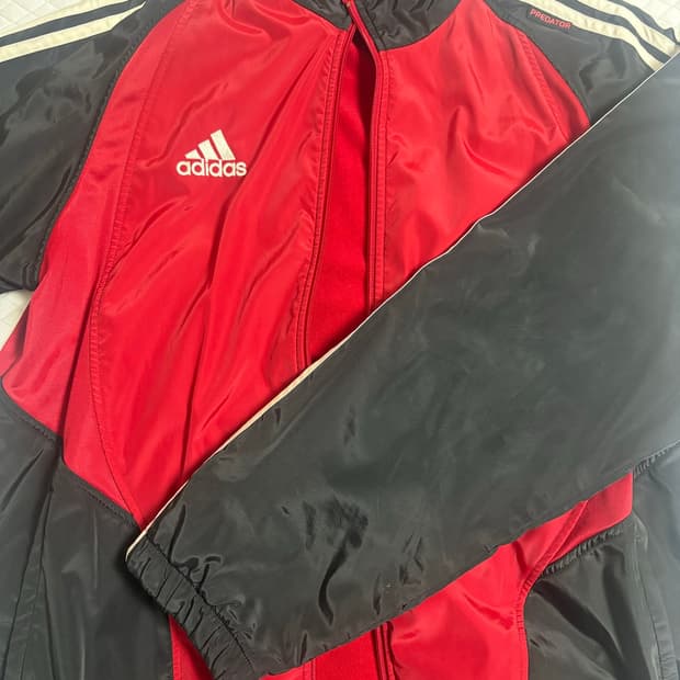 아디다스 레드 바람막이 XL