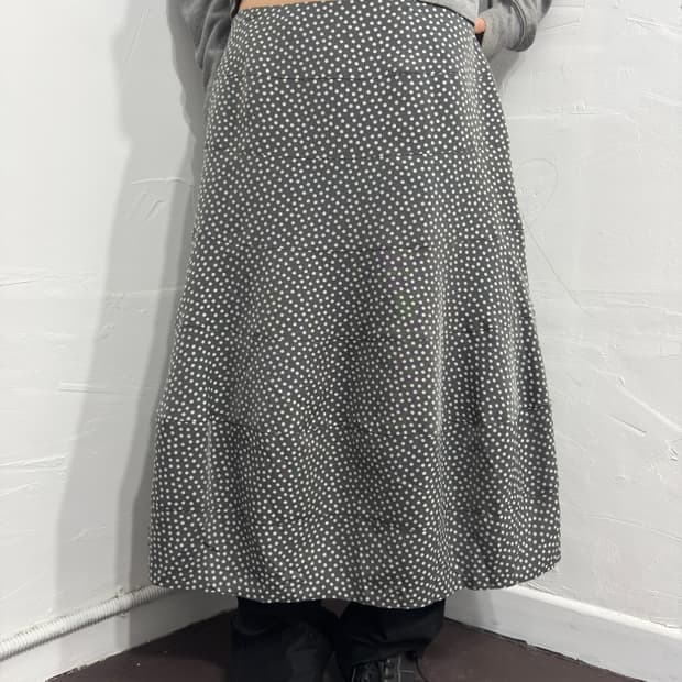lover’s birthday soft gray dot skirt