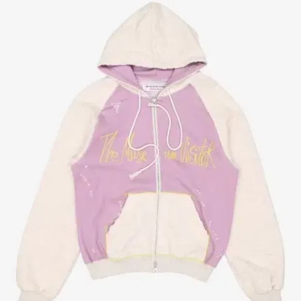 더뮤지엄비지터 후드집업 구해요