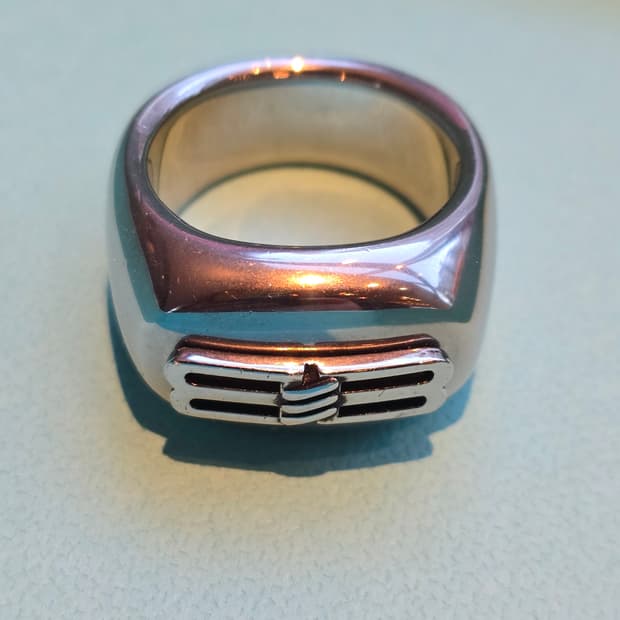 발렌시아가 반지 