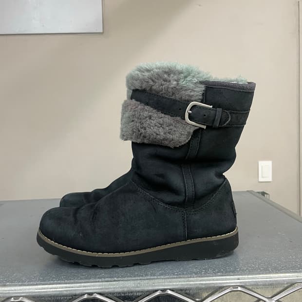 어그 스카일러 245