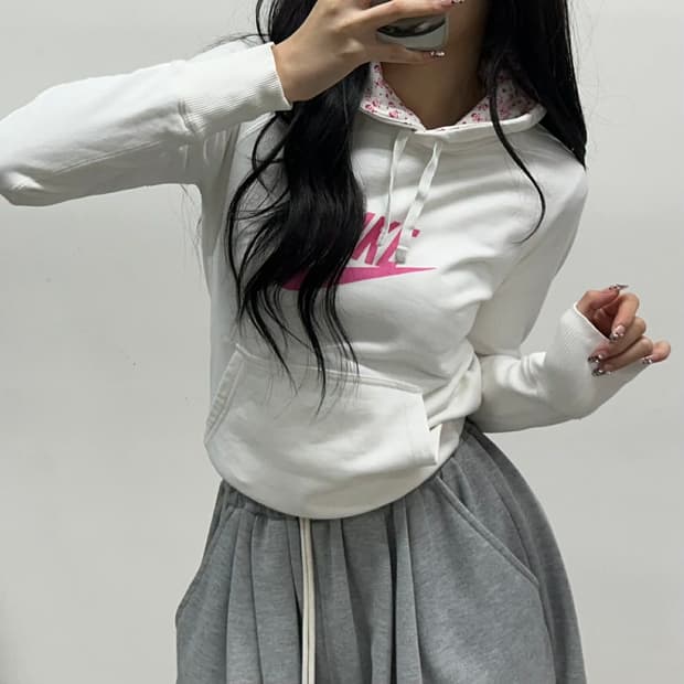 나이키 y2k 스컬 해골 빅로고 반달스 대장급 걸즈 스웨트셔츠 후드티(M