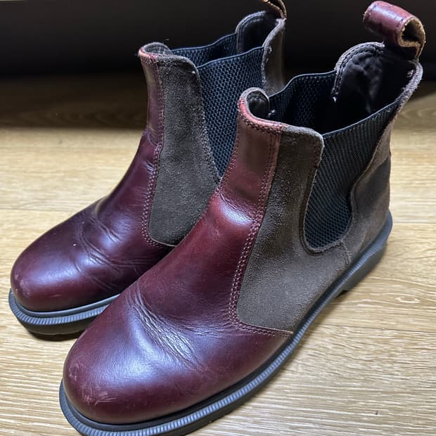 버건디 첼시 부츠