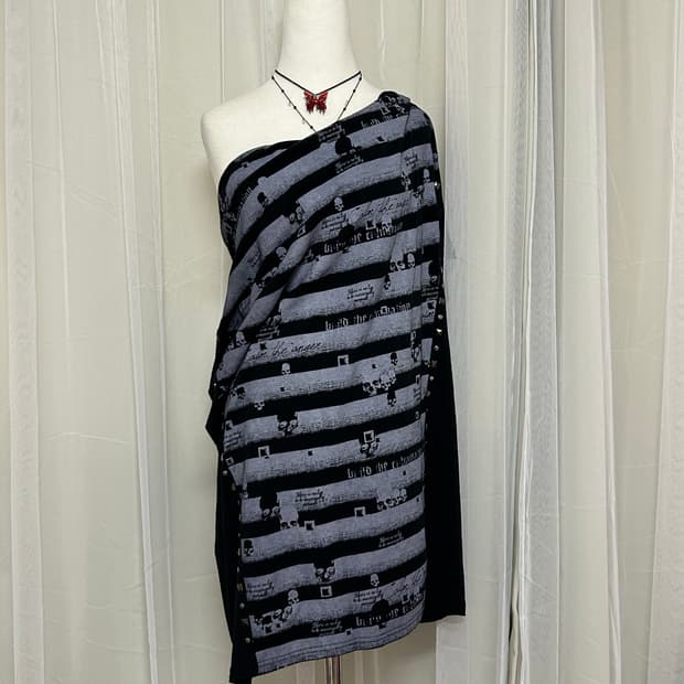 고스트오브할렘 드레이프 펑크 스컬 스터드 탑