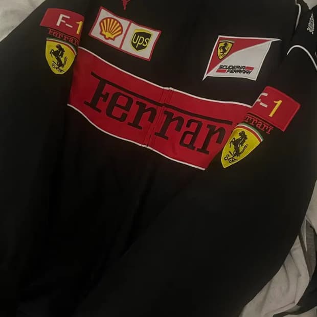 새상품 겨울용 스쿠데리아 페라리 레이싱 자켓