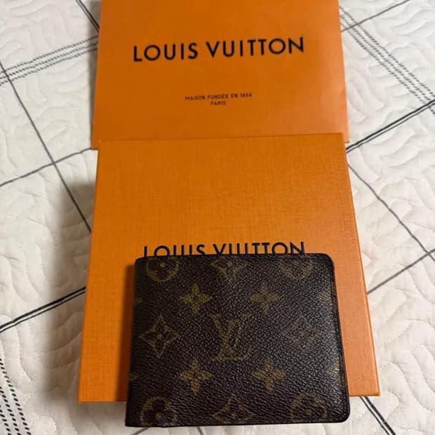 루이비통 멀티플 월렛 모노그램 반지갑