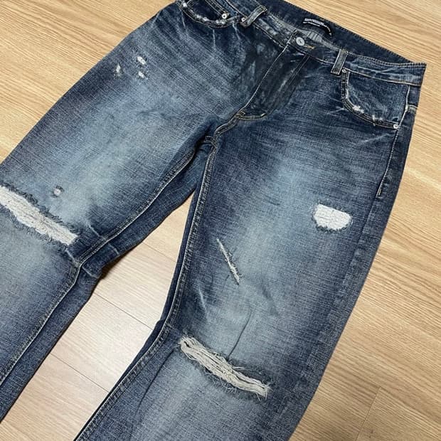 sundayoffclub Straight Leg Jeans