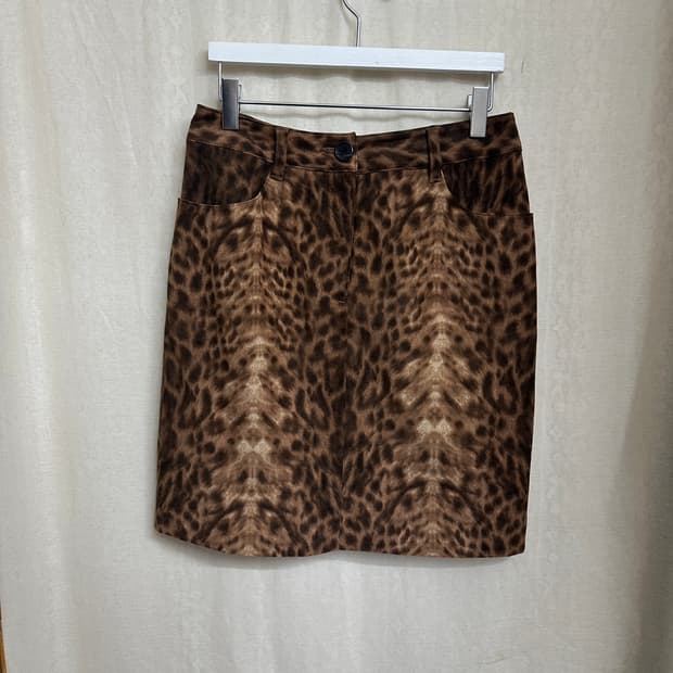 livre claire 레오파드 스커트