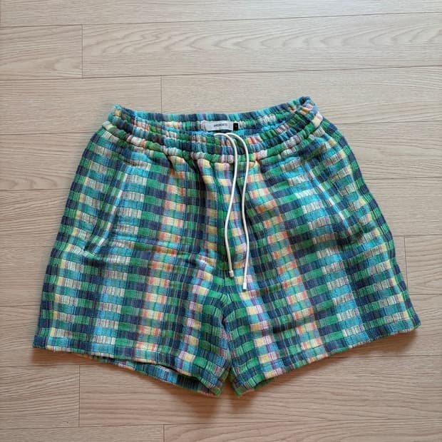 아모멘토 체크 쇼츠