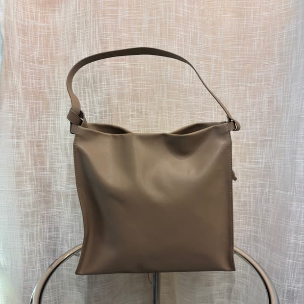 정품 호제 가죽 숄더백   