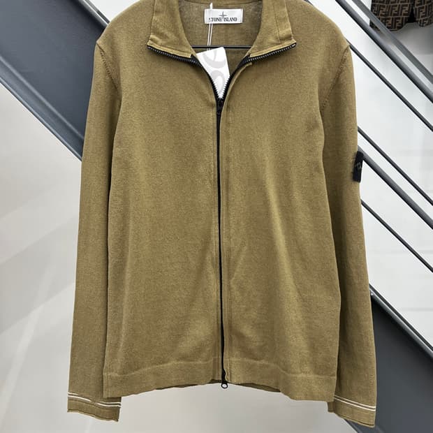 스톤아일랜드 와펜 올리브카키 니트 집업