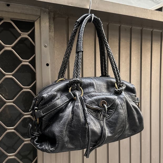 Vintage twisted leather shoulder bag