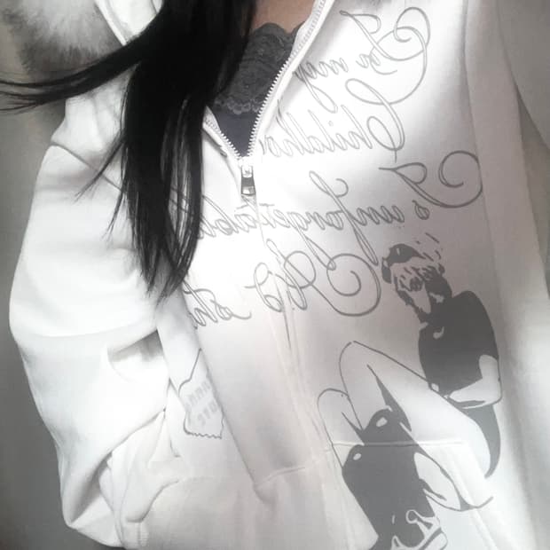 빈티지 레터링 그래픽 화이트 퍼 후드집업