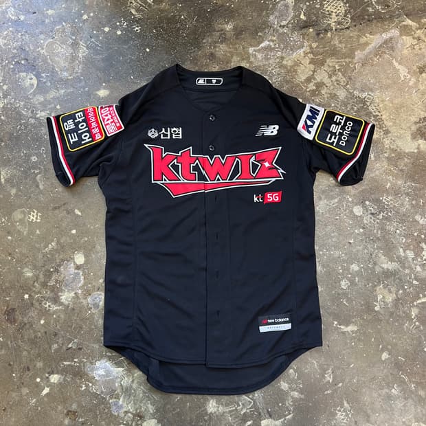 105) KT 위즈 뉴발란스 어센틱 야구 유니폼 강백호 마킹